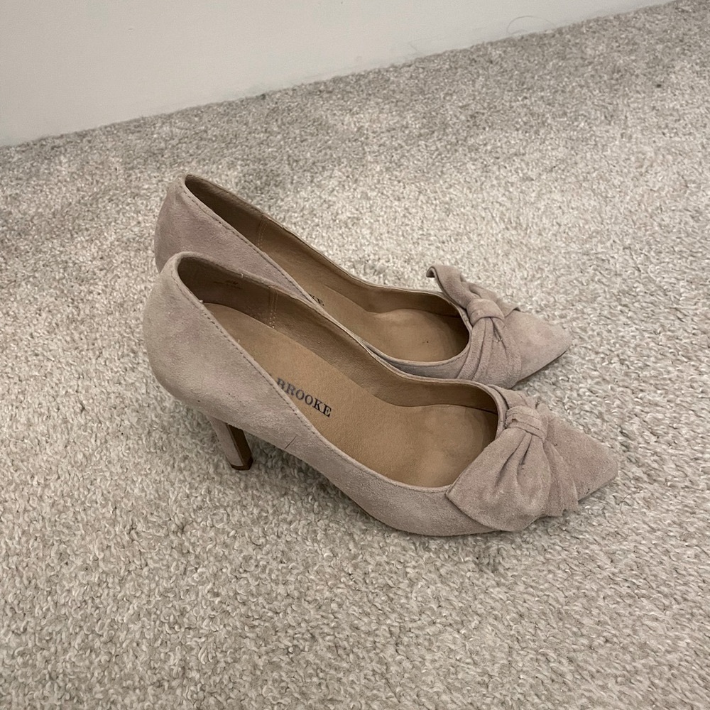 Women's Tan Heels with Bow